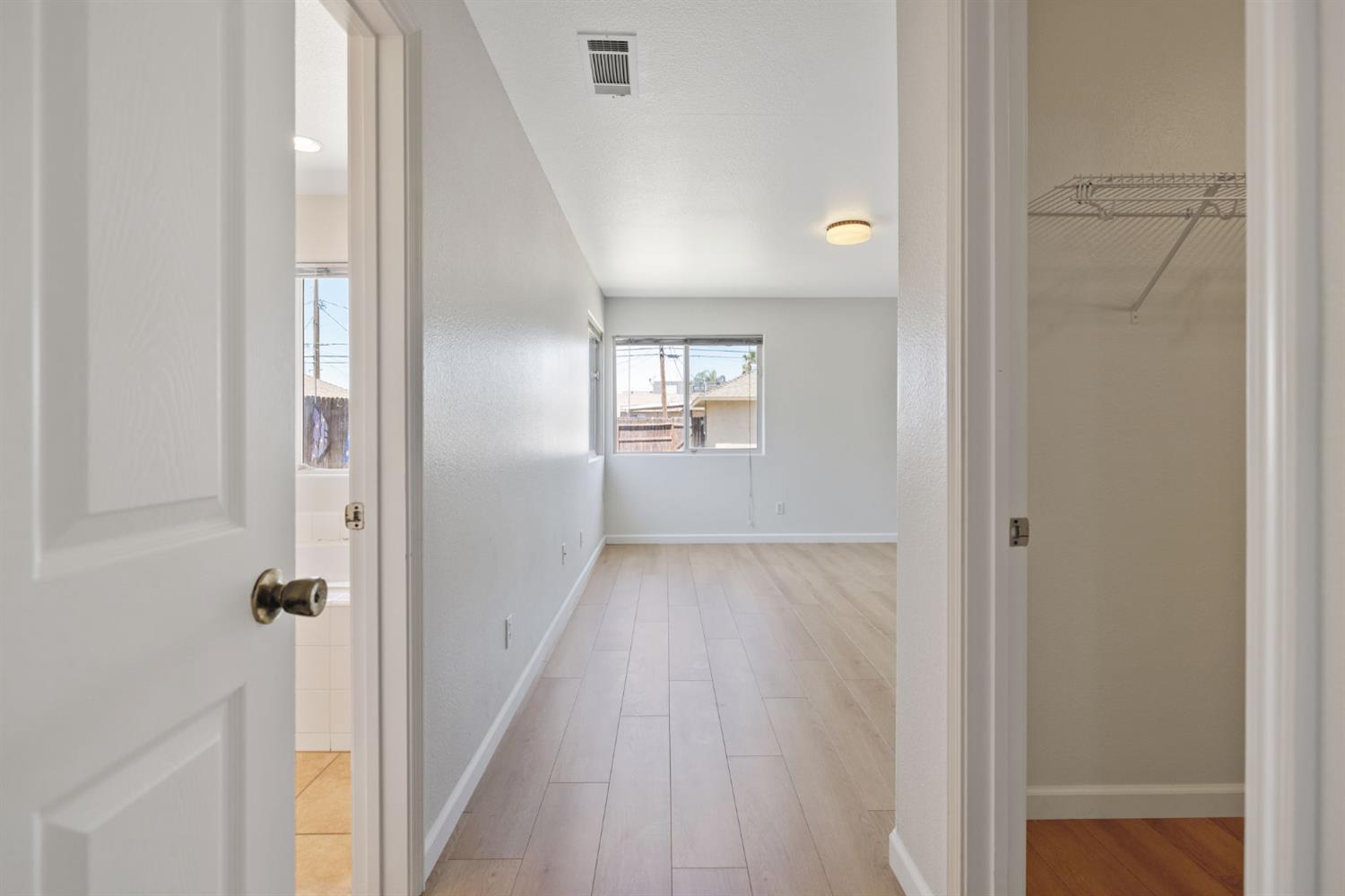 328 S P St, Dinuba, CA 93618