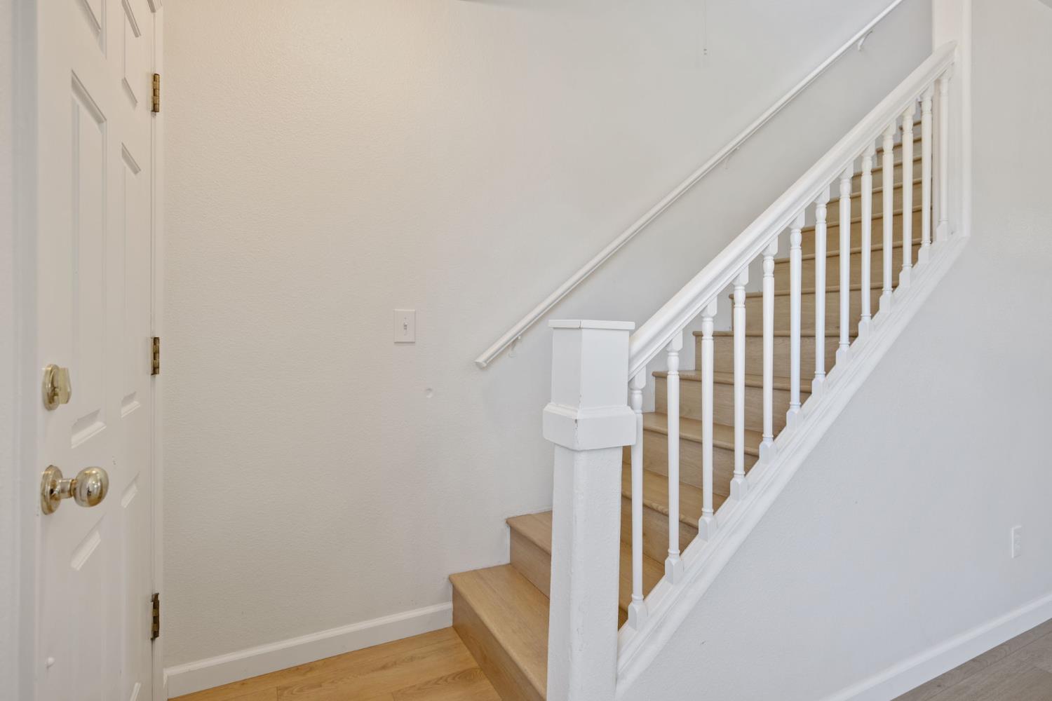 328 S P St, Dinuba, CA 93618