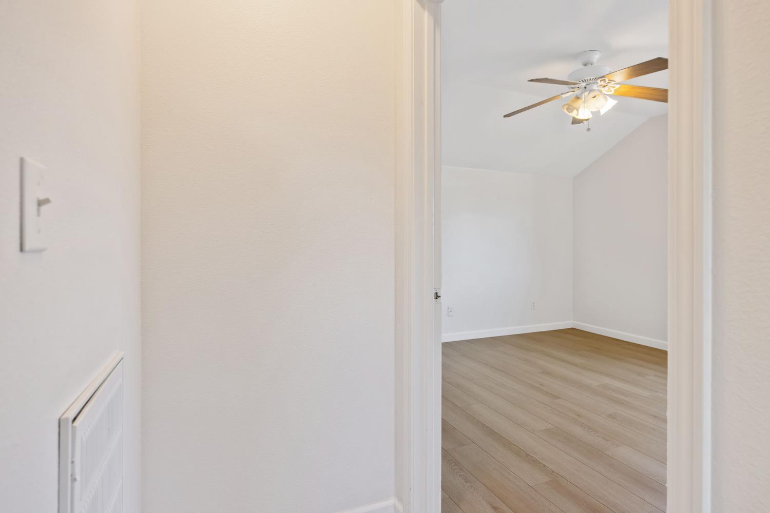 328 S P St, Dinuba, CA 93618