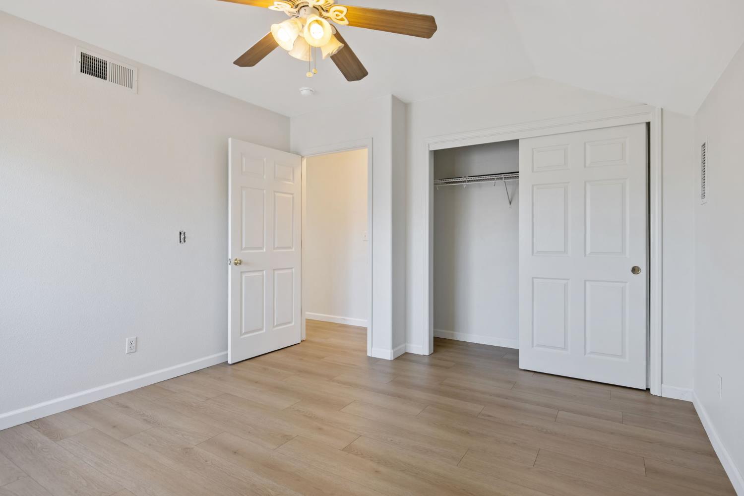 328 S P St, Dinuba, CA 93618