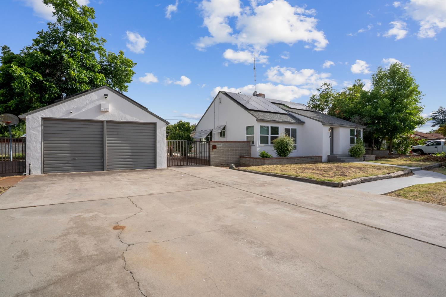 5012 E Belmont Ave, Fresno, CA 93727