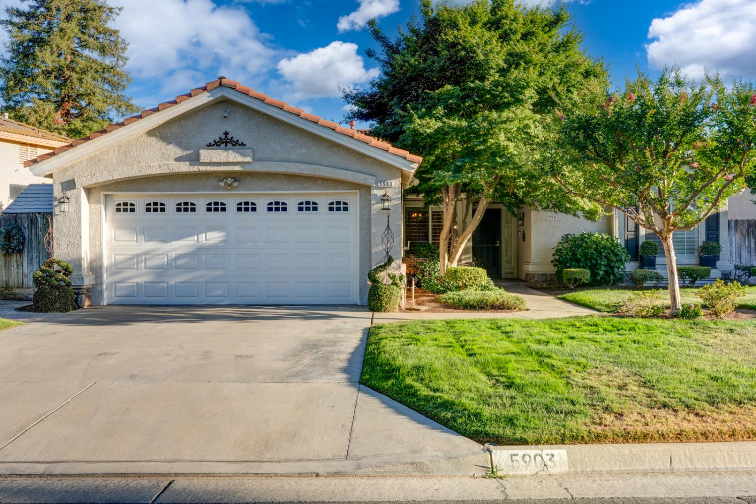 5903 W Alluvial Ave, Fresno, CA 93722
