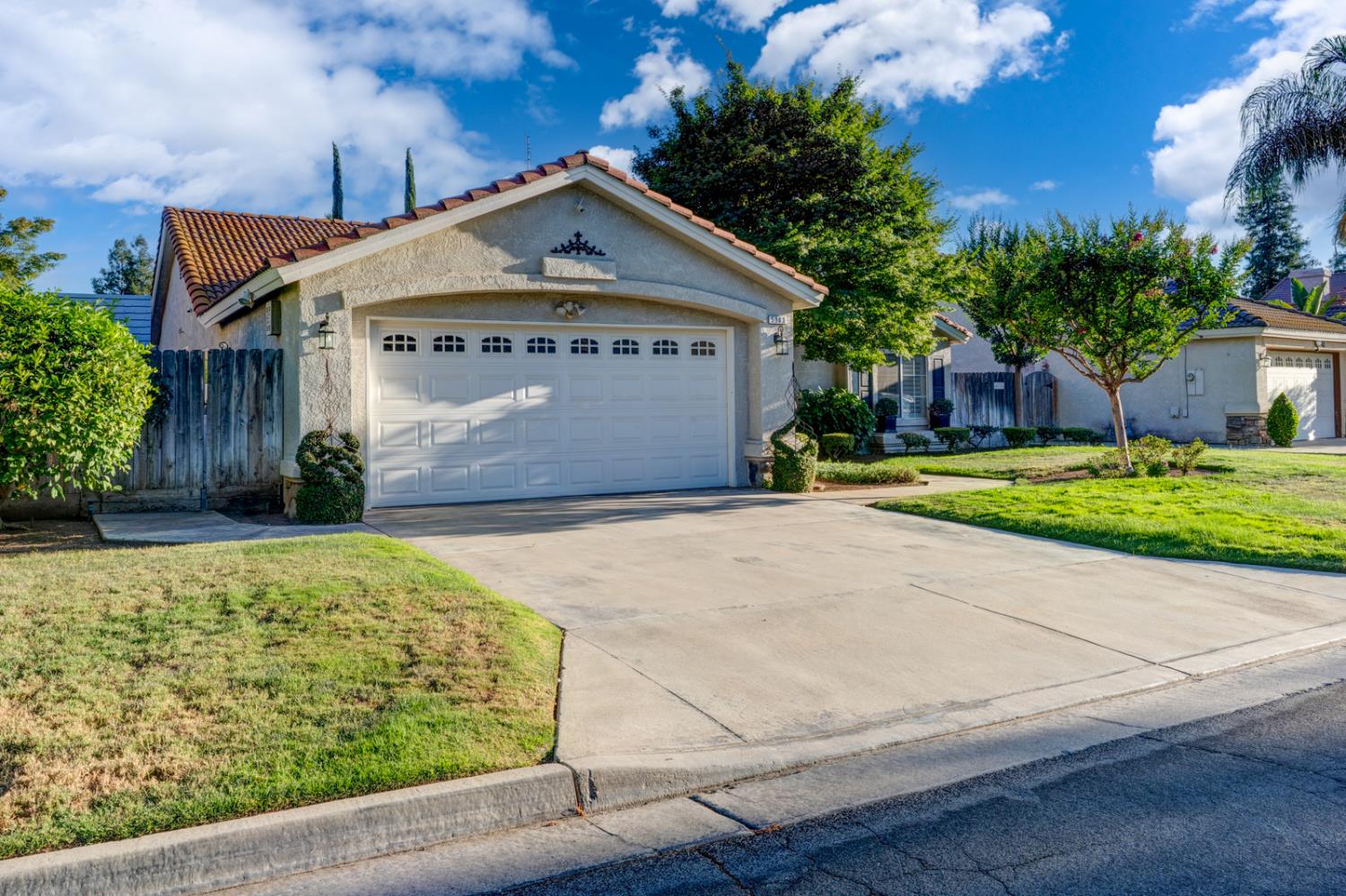 5903 W Alluvial Ave, Fresno, CA 93722
