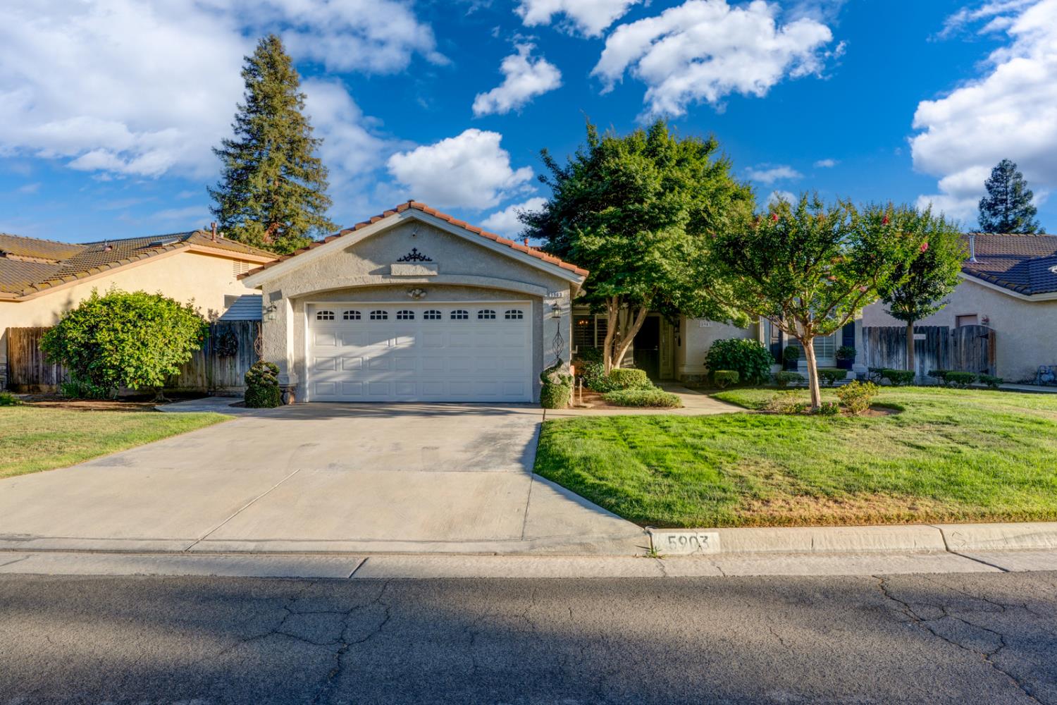 5903 W Alluvial Ave, Fresno, CA 93722