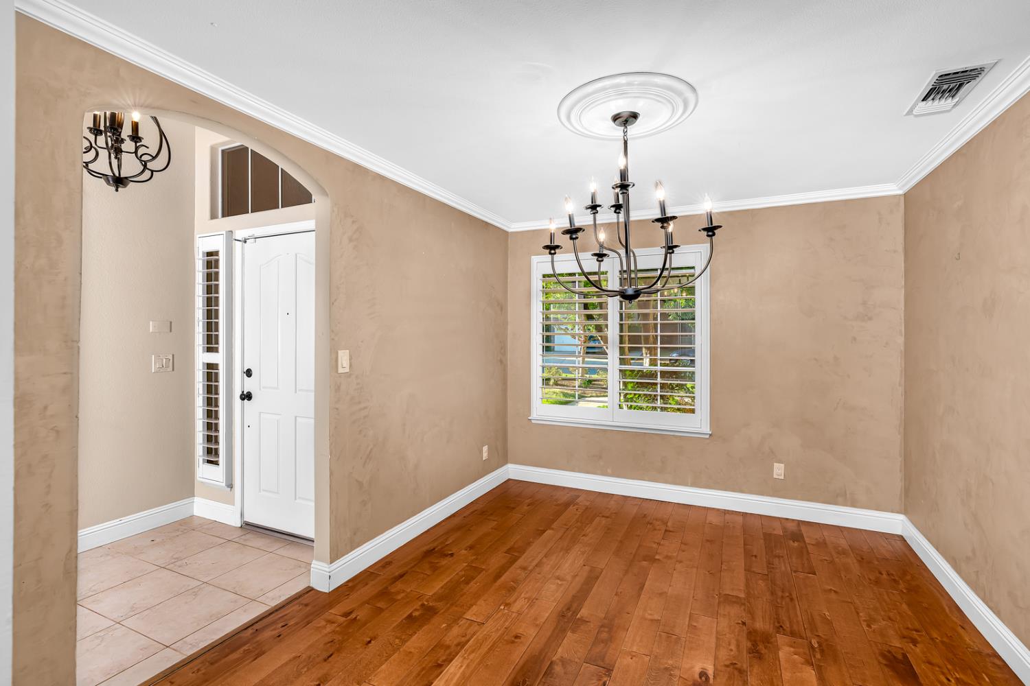 5903 W Alluvial Ave, Fresno, CA 93722