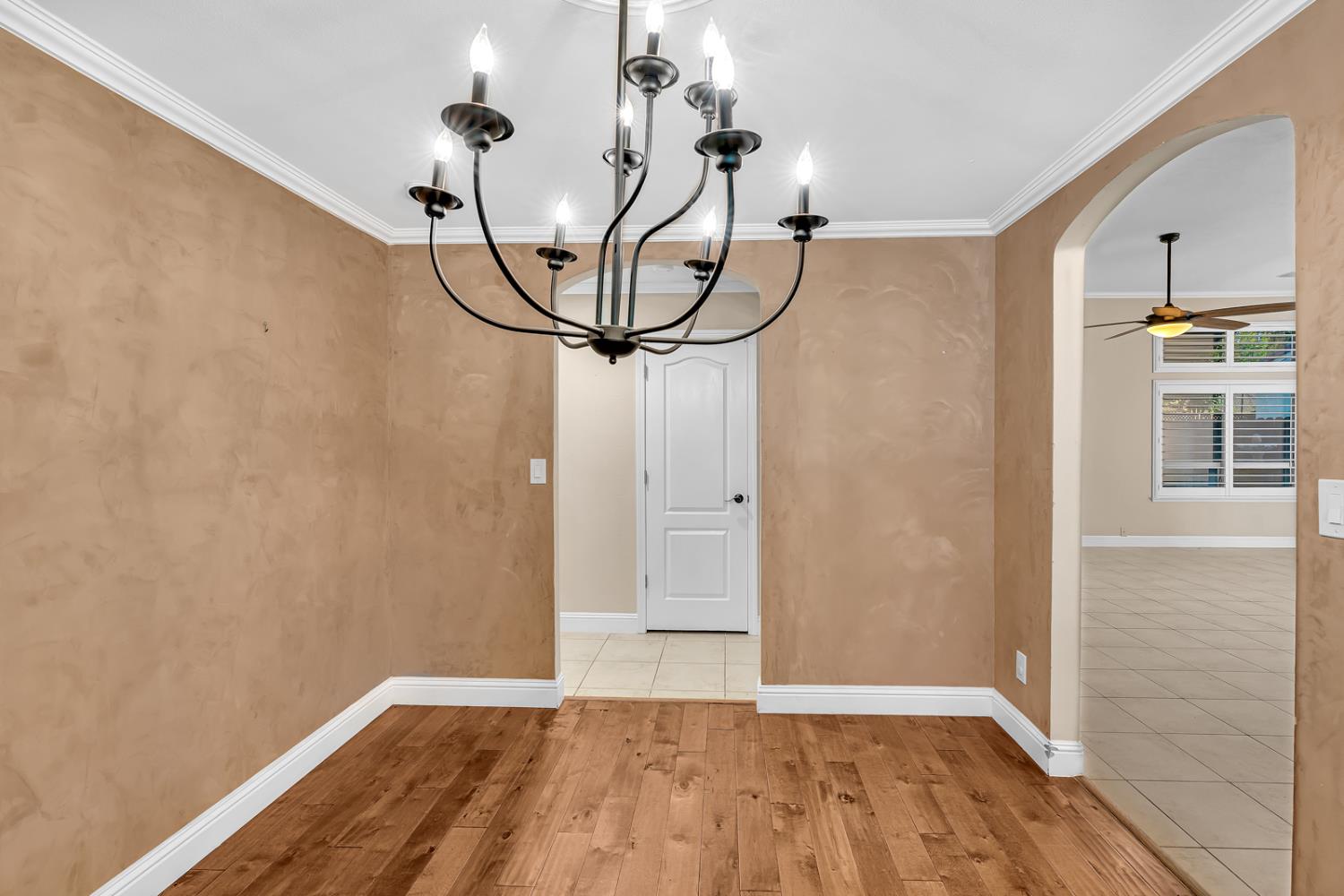5903 W Alluvial Ave, Fresno, CA 93722