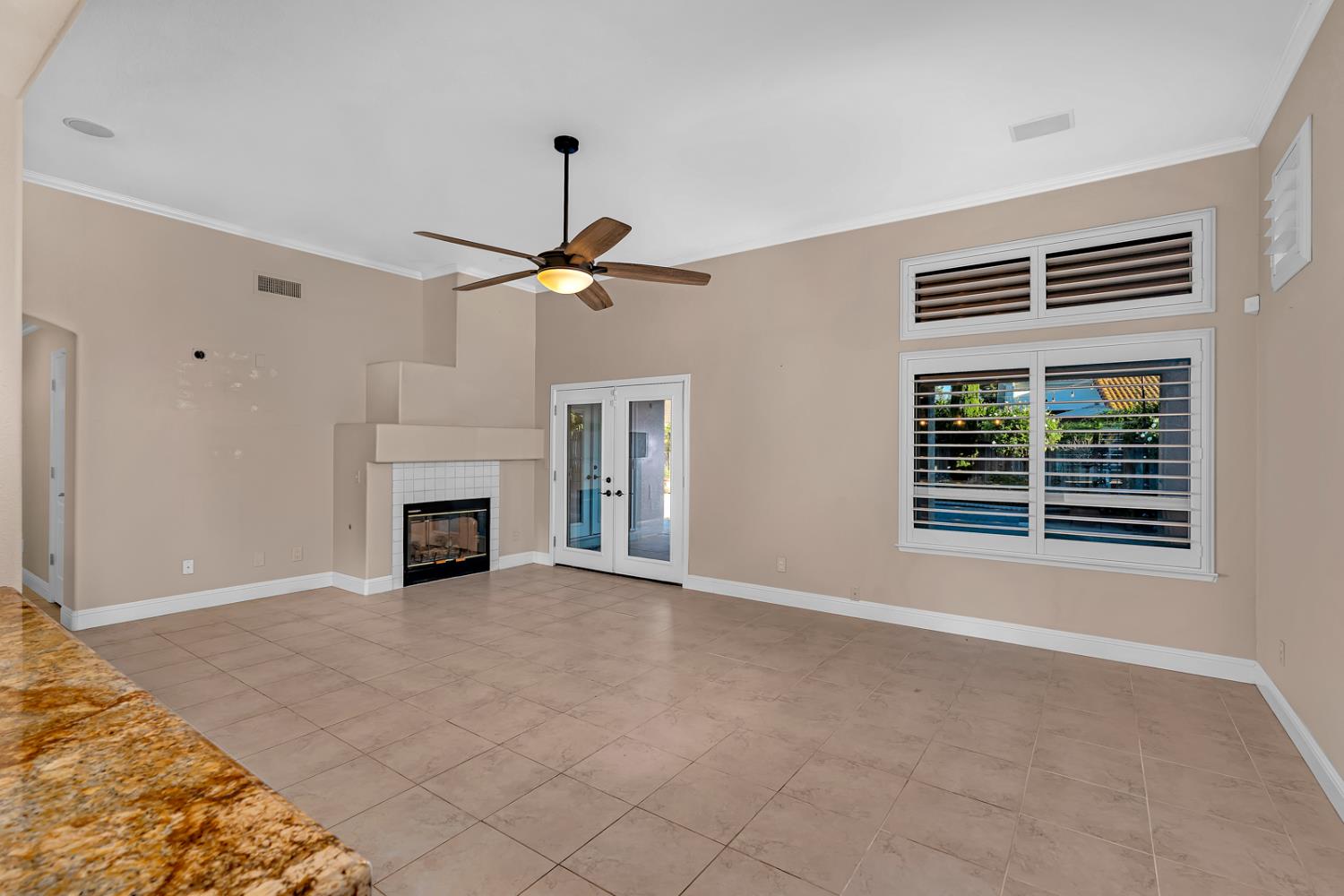 5903 W Alluvial Ave, Fresno, CA 93722