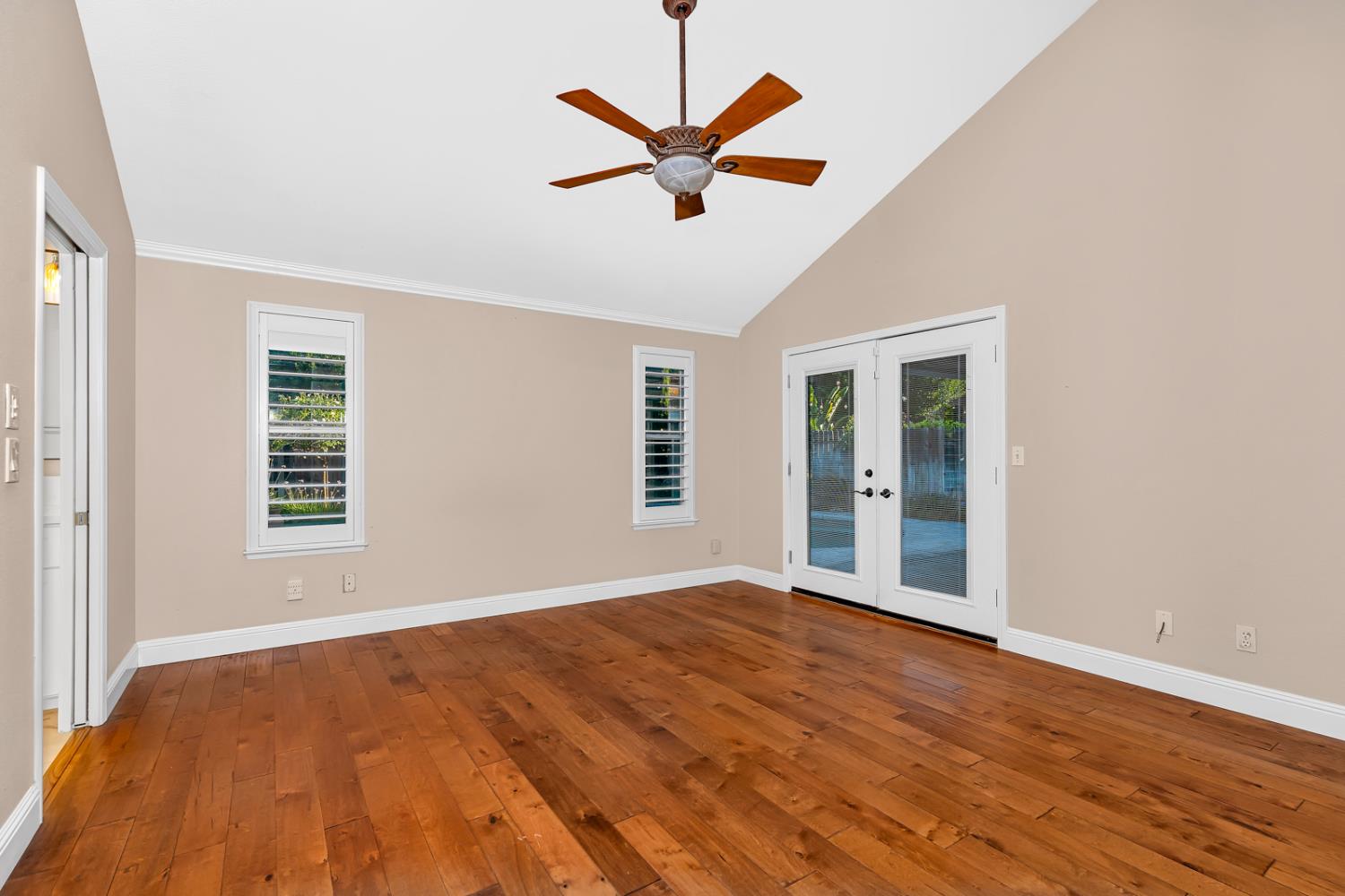 5903 W Alluvial Ave, Fresno, CA 93722