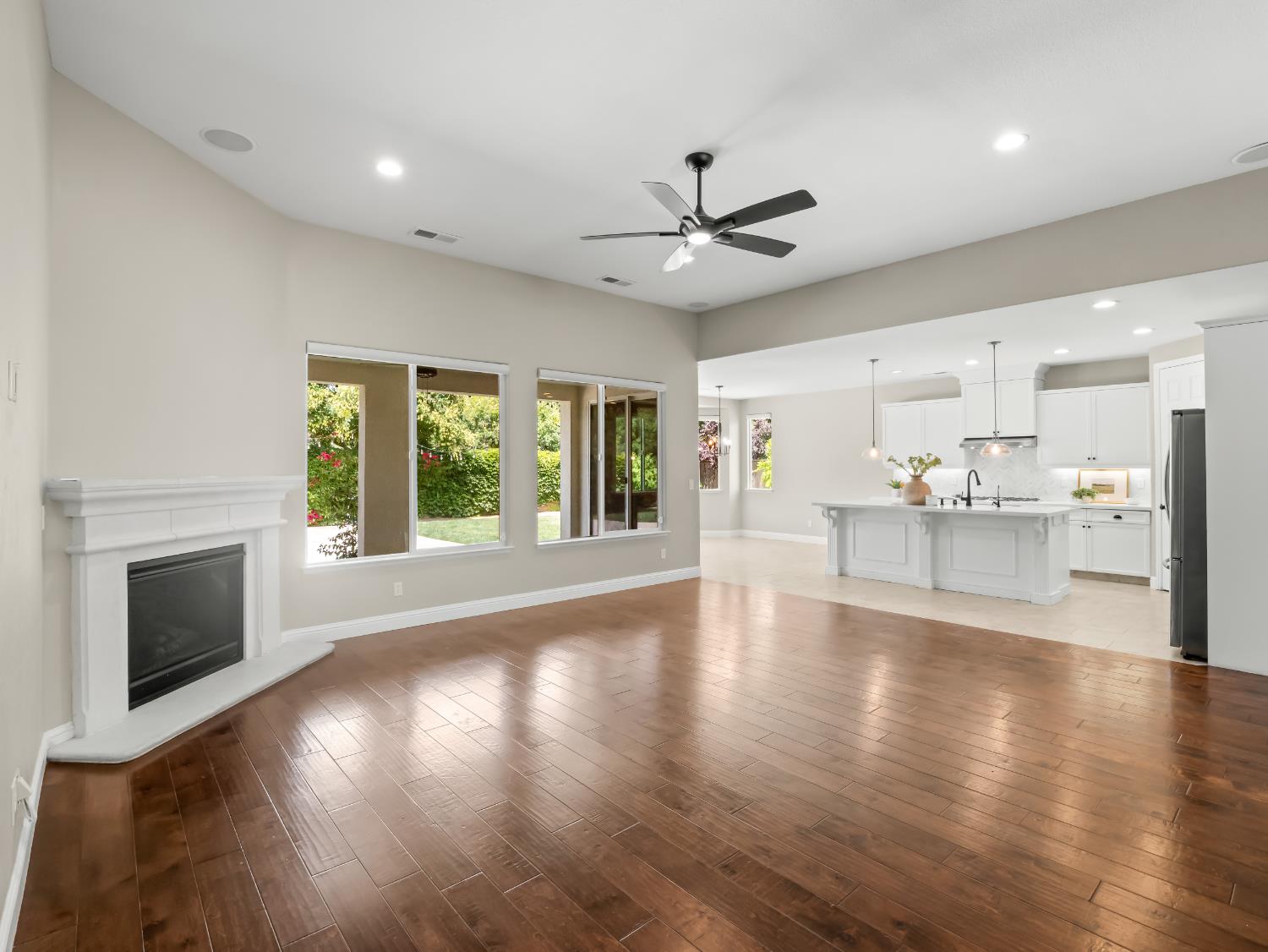 1970 N Langley, Clovis, CA 93619