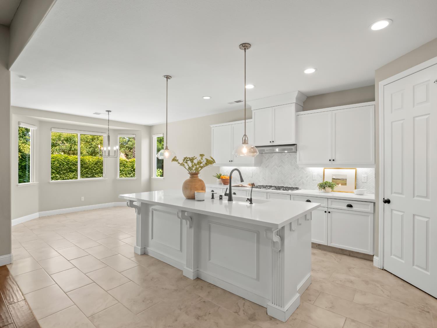1970 N Langley, Clovis, CA 93619