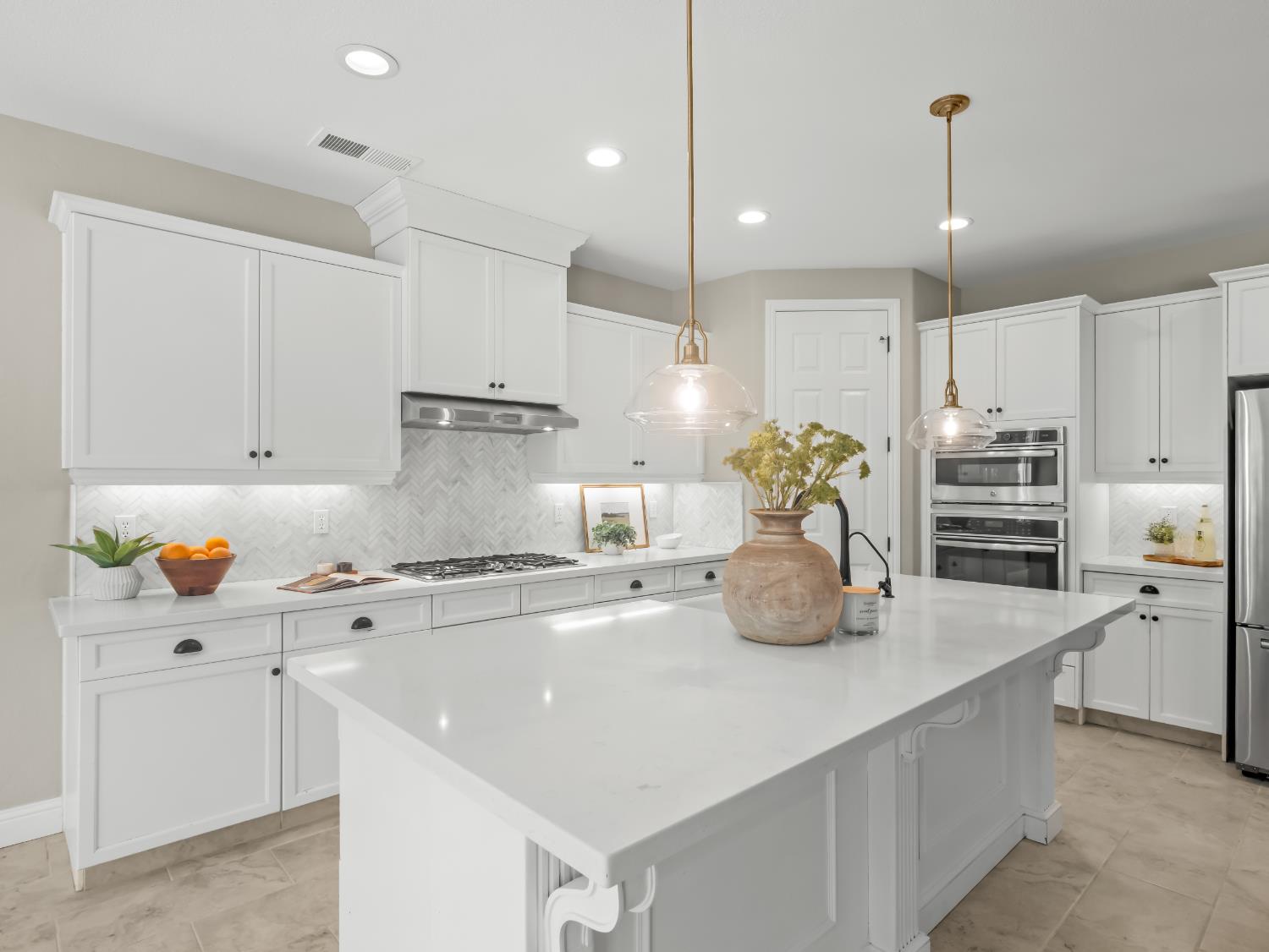 1970 N Langley, Clovis, CA 93619