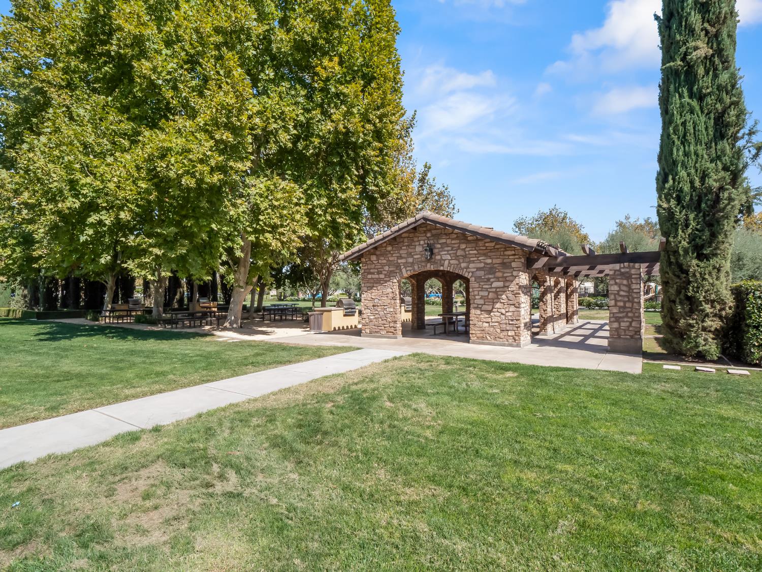 1970 N Langley, Clovis, CA 93619