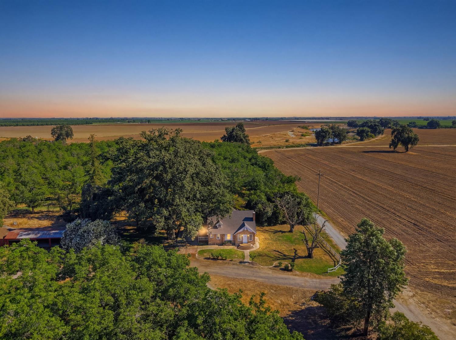 21530 Tiburico Ave, Laton, CA 93242