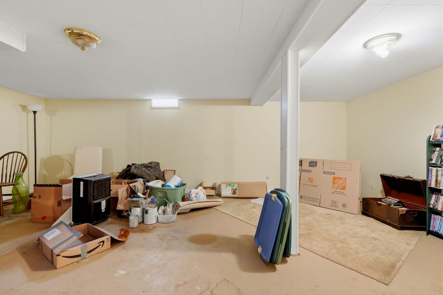 21530 Tiburico Ave, Laton, CA 93242