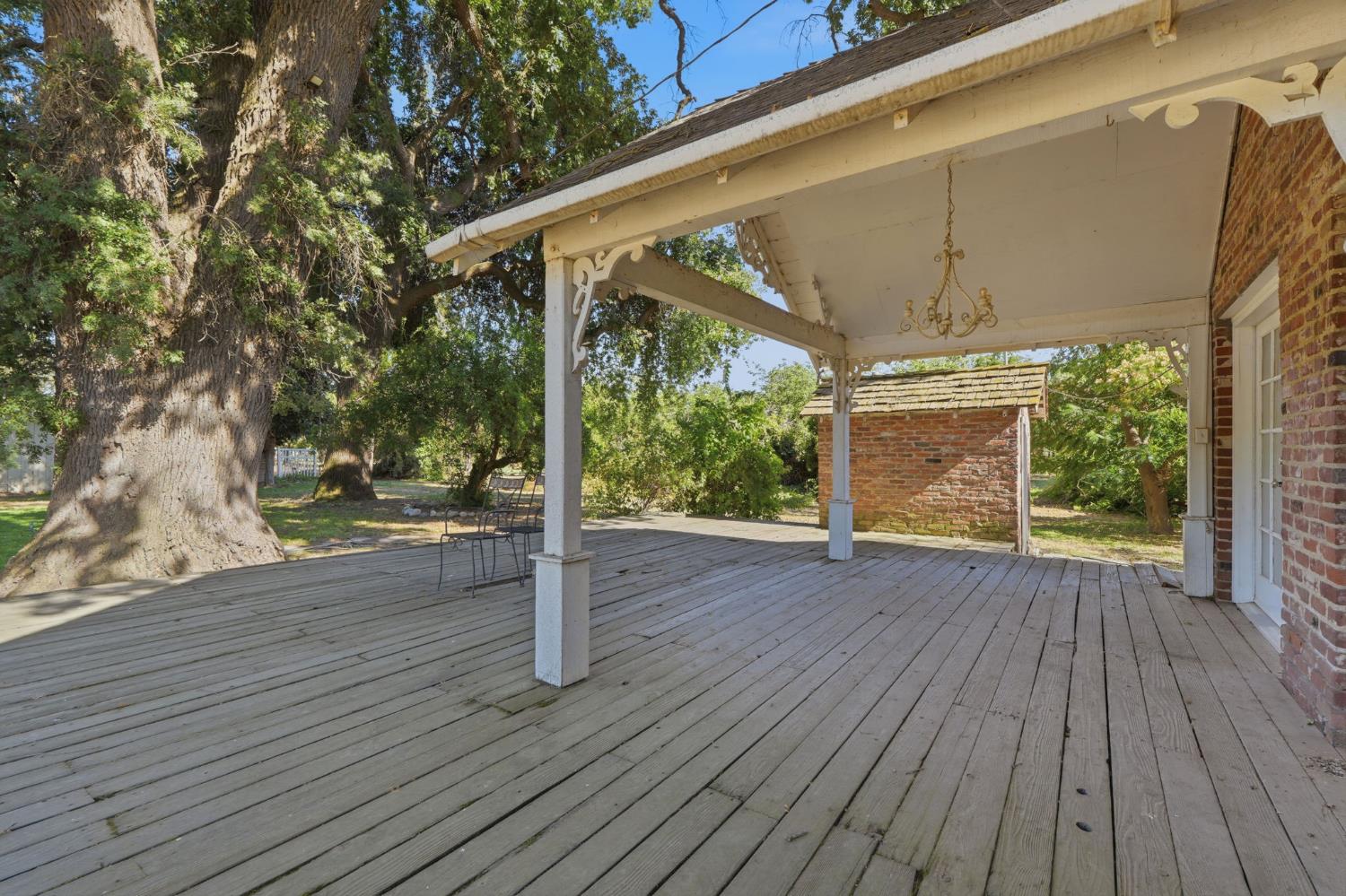 21530 Tiburico Ave, Laton, CA 93242
