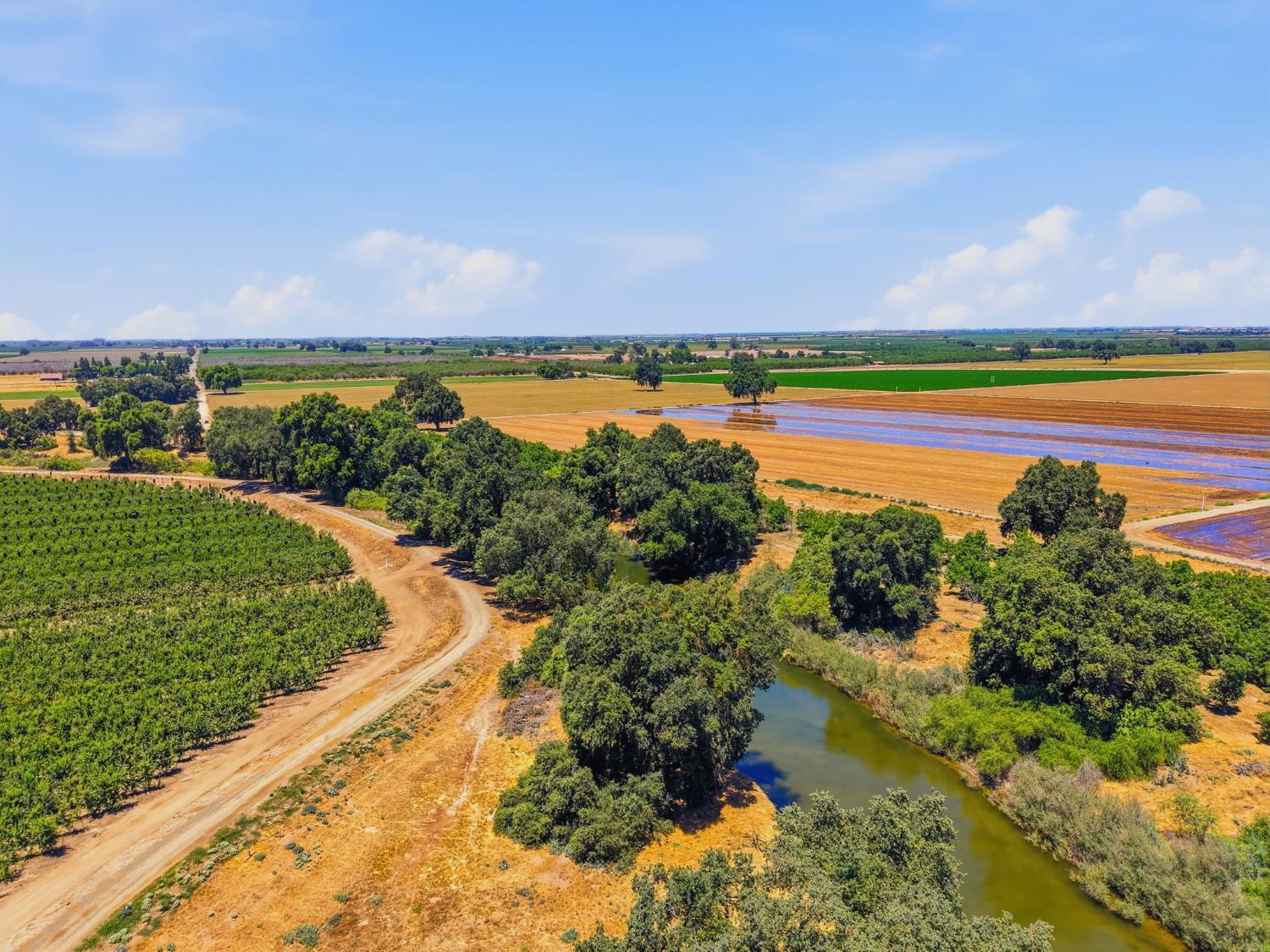 21530 Tiburico Ave, Laton, CA 93242