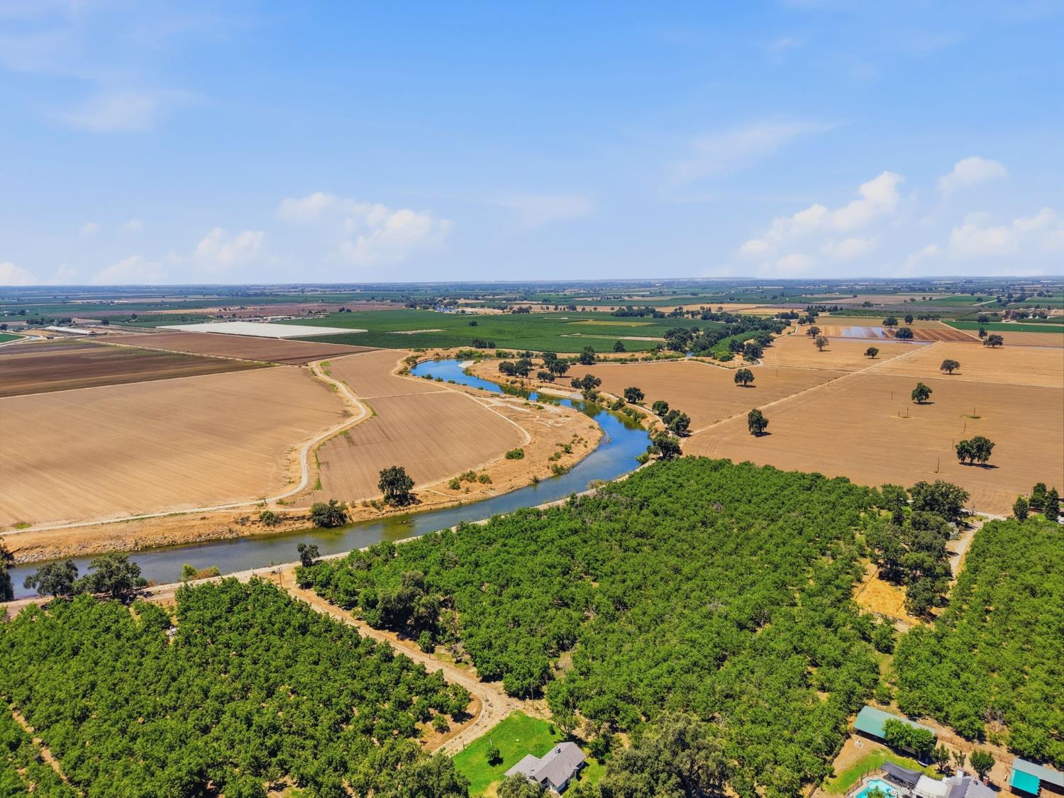 21530 Tiburico Ave, Laton, CA 93242