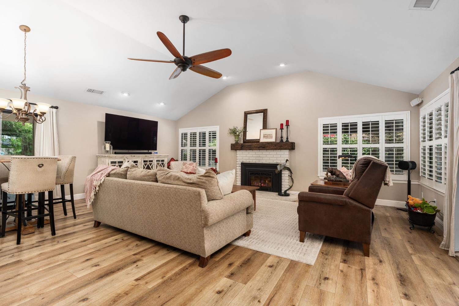 1978 Gibson Ave, Clovis, CA 93611