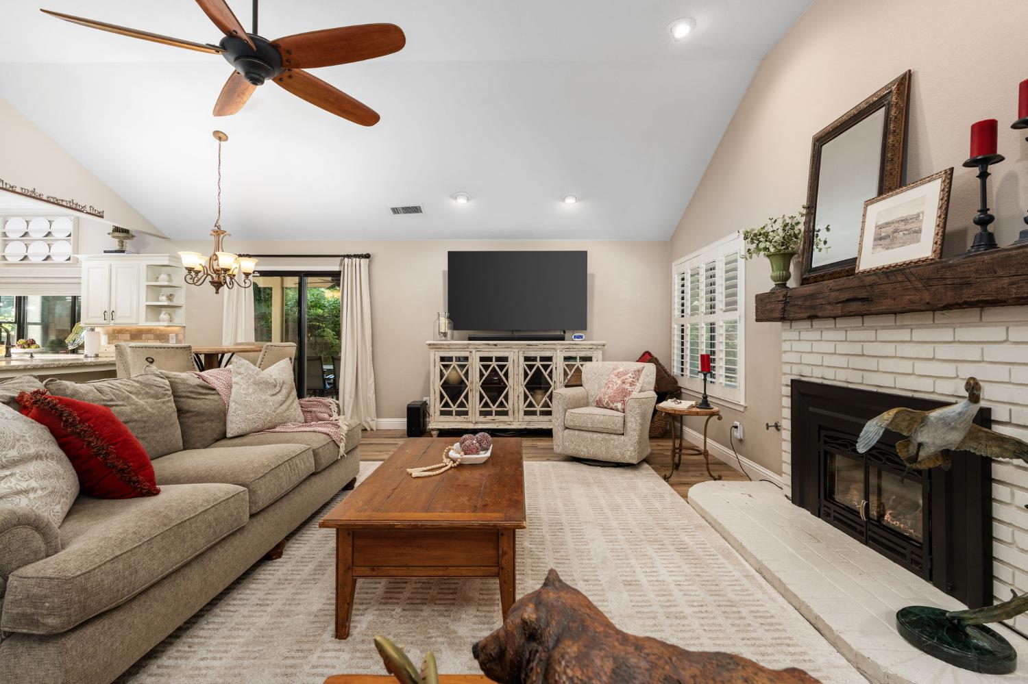 1978 Gibson Ave, Clovis, CA 93611