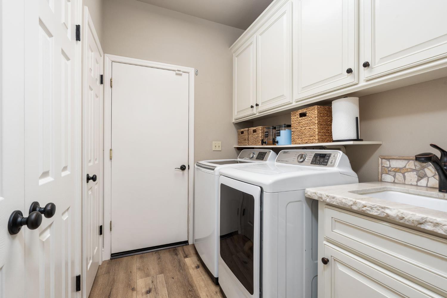 1978 Gibson Ave, Clovis, CA 93611