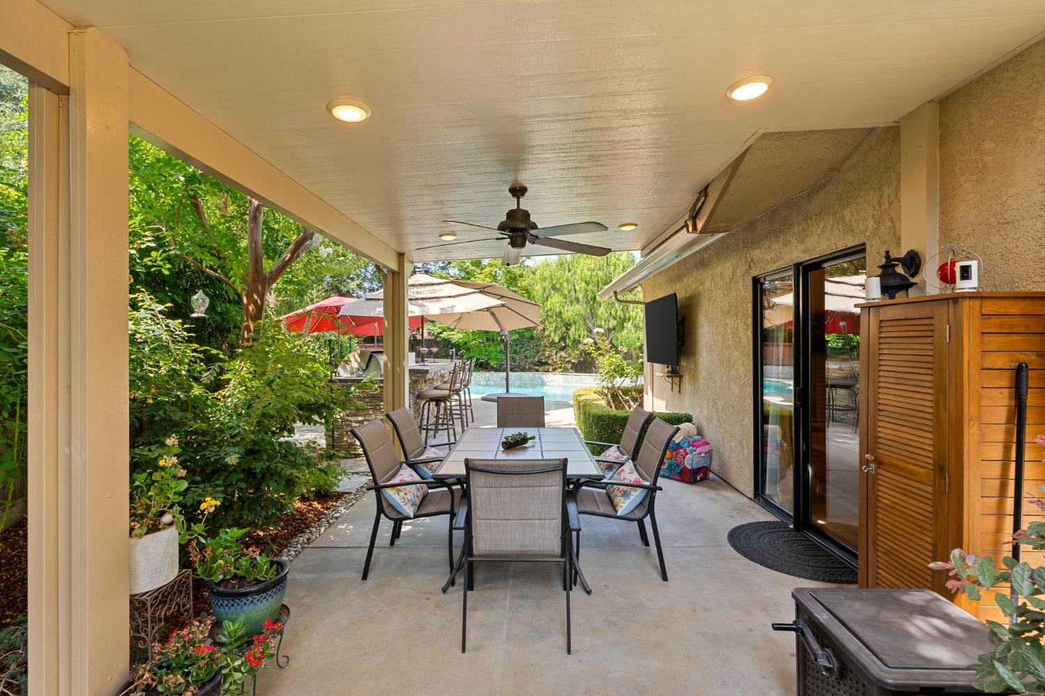 1978 Gibson Ave, Clovis, CA 93611