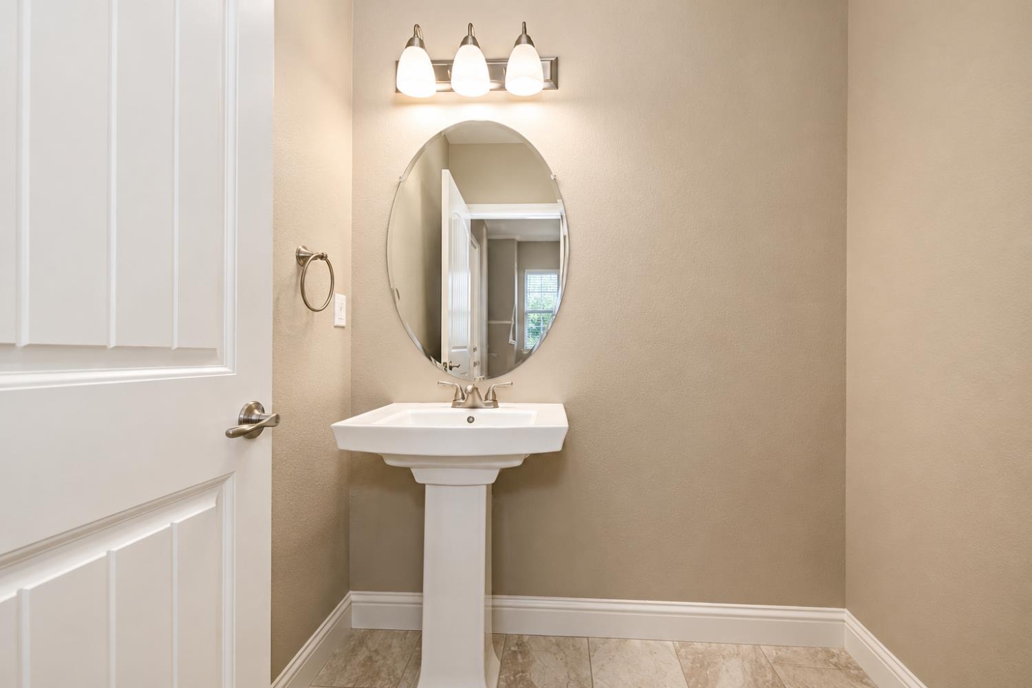 3488 Lincoln Ave, Clovis, CA 93619
