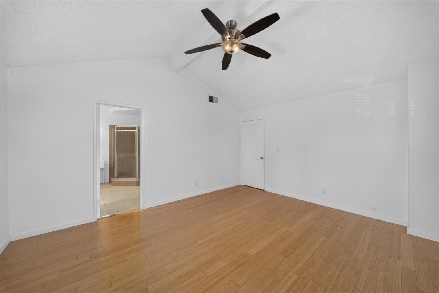 1813 E Shea Dr, Fresno, CA 93720