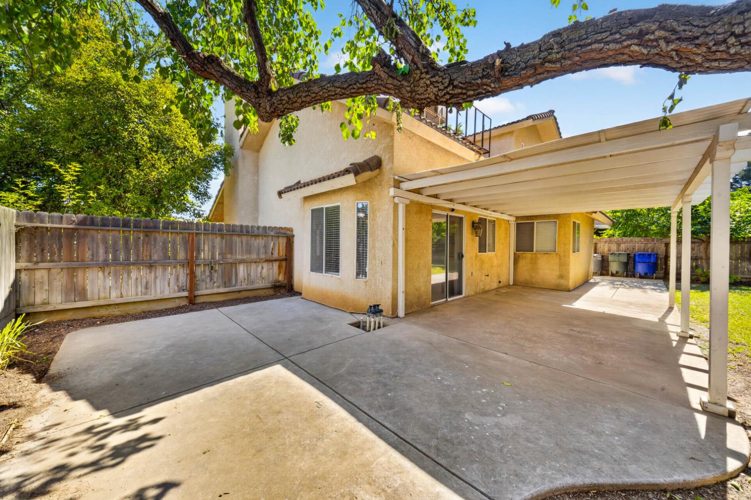 1813 E Shea Dr, Fresno, CA 93720