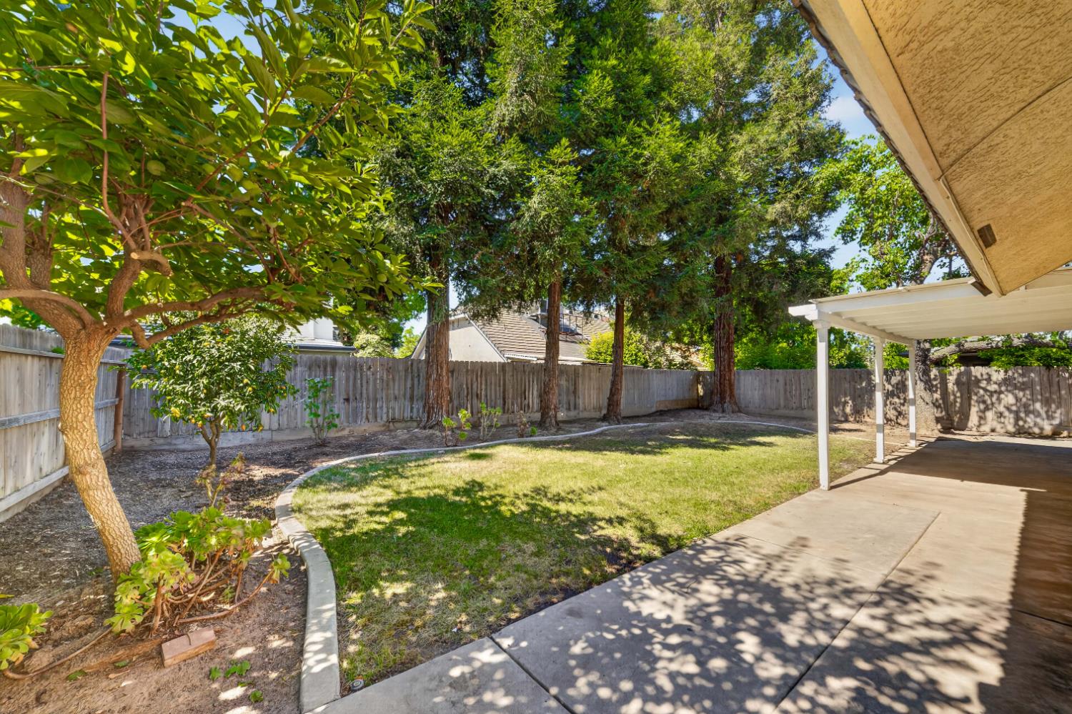 1813 E Shea Dr, Fresno, CA 93720