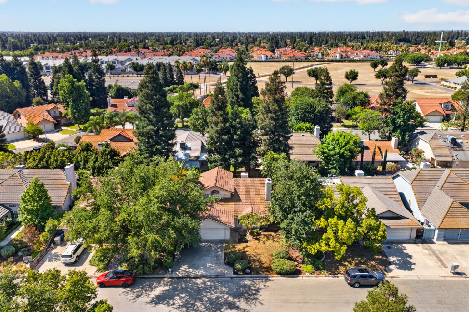 1813 E Shea Dr, Fresno, CA 93720