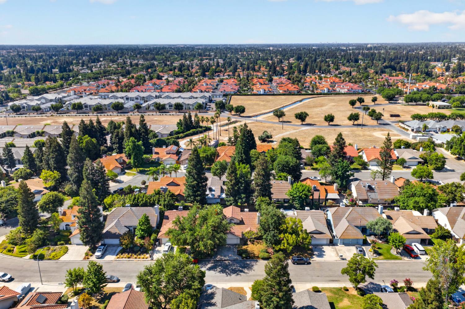 1813 E Shea Dr, Fresno, CA 93720