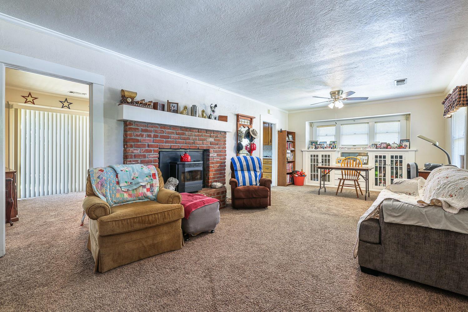 2637 A St, Selma, CA 93662