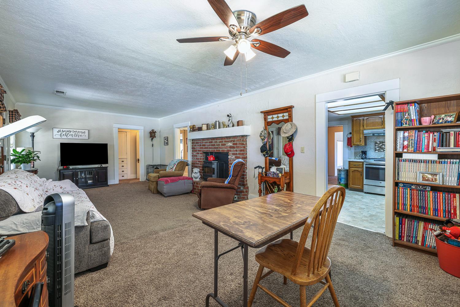 2637 A St, Selma, CA 93662