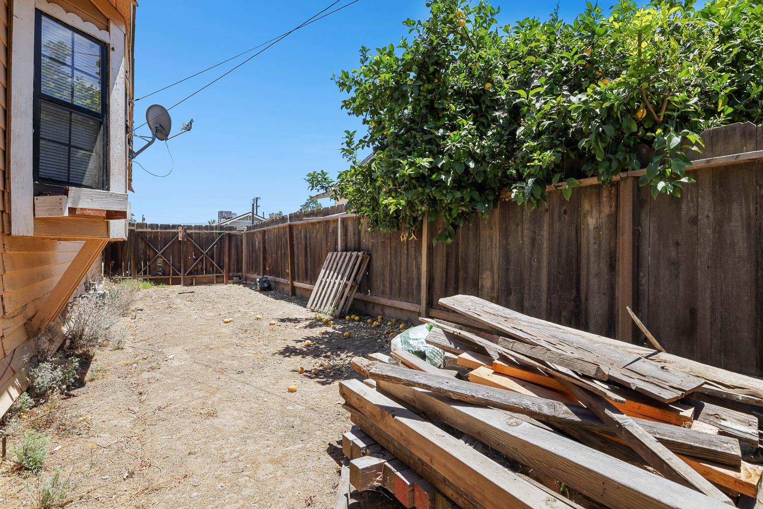 2637 A St, Selma, CA 93662