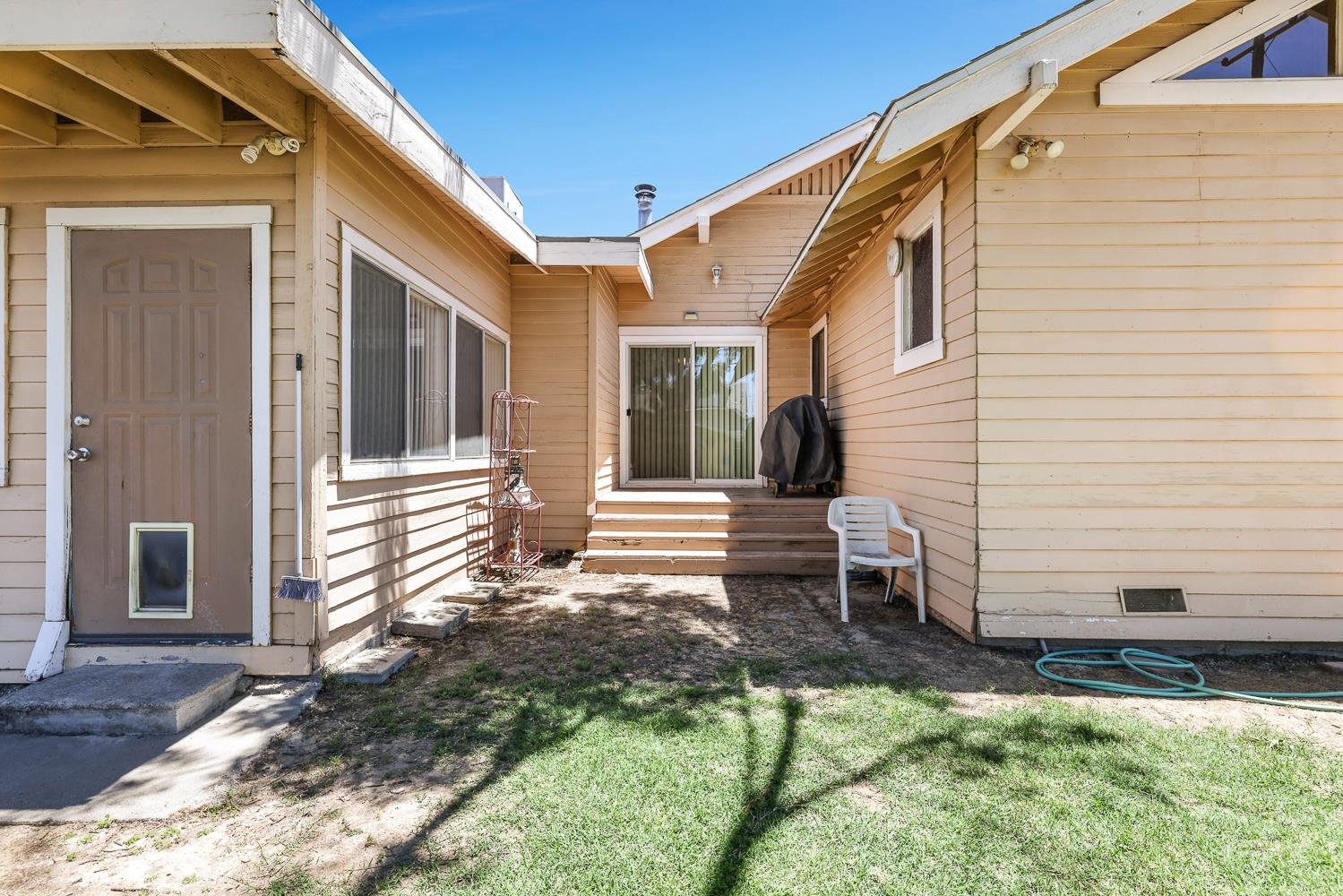 2637 A St, Selma, CA 93662