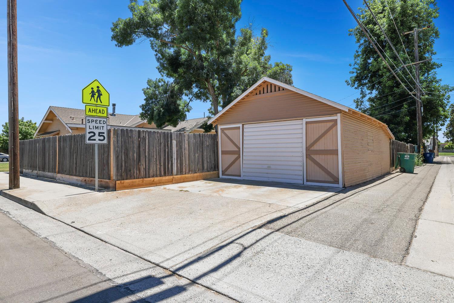 2637 A St, Selma, CA 93662