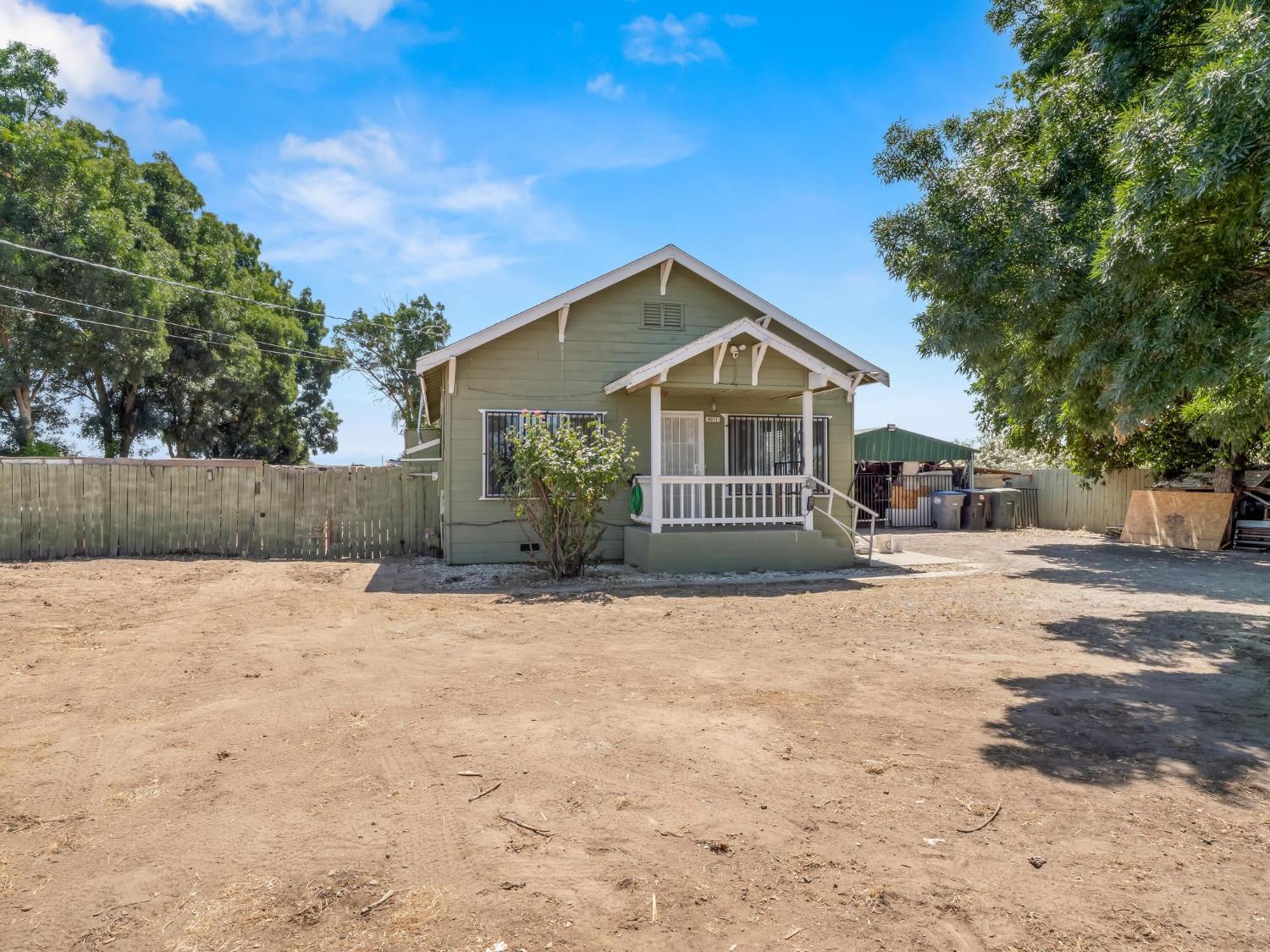 6072 S Maple Ave, Fresno, CA 93725