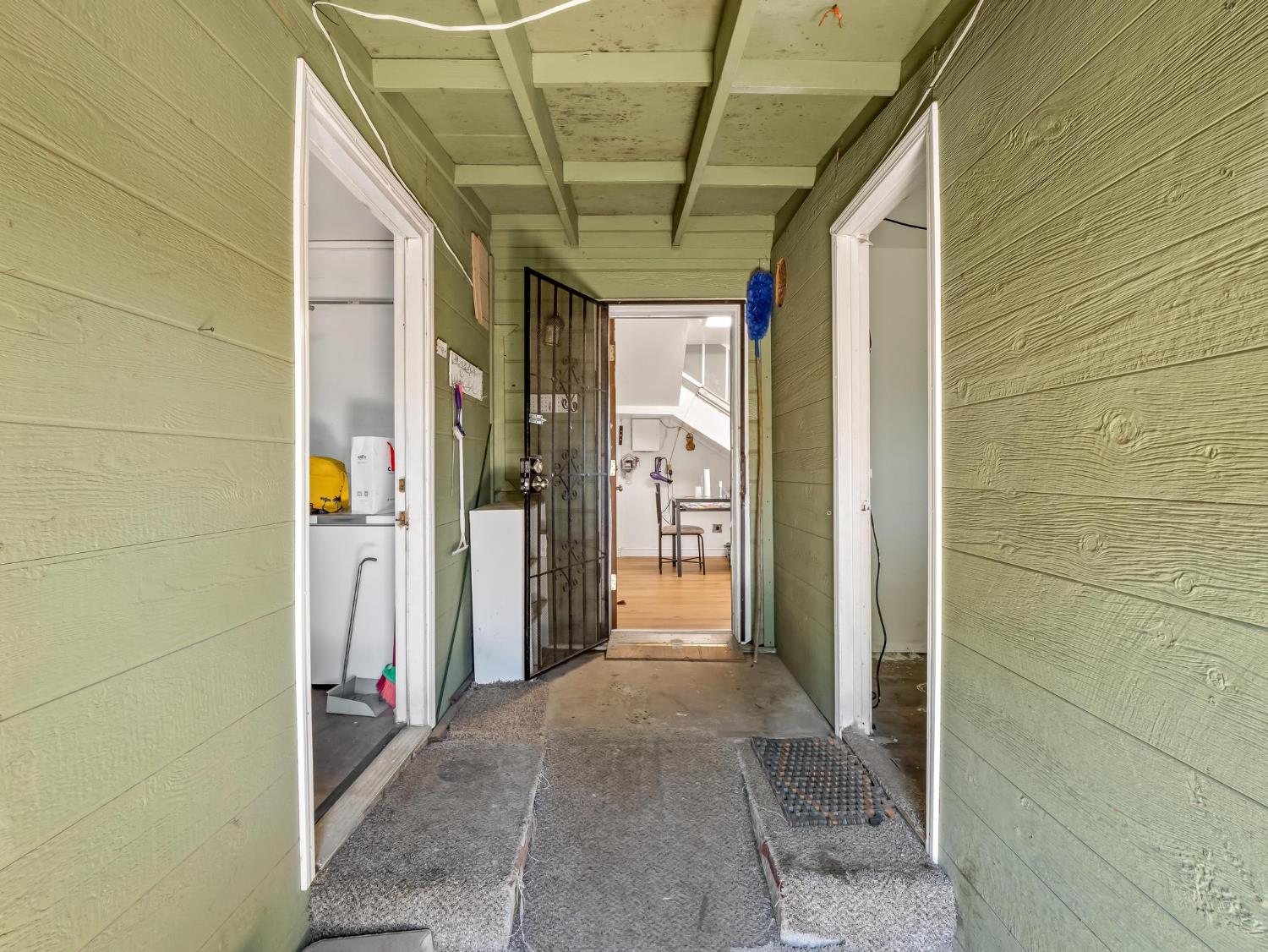 6072 S Maple Ave, Fresno, CA 93725