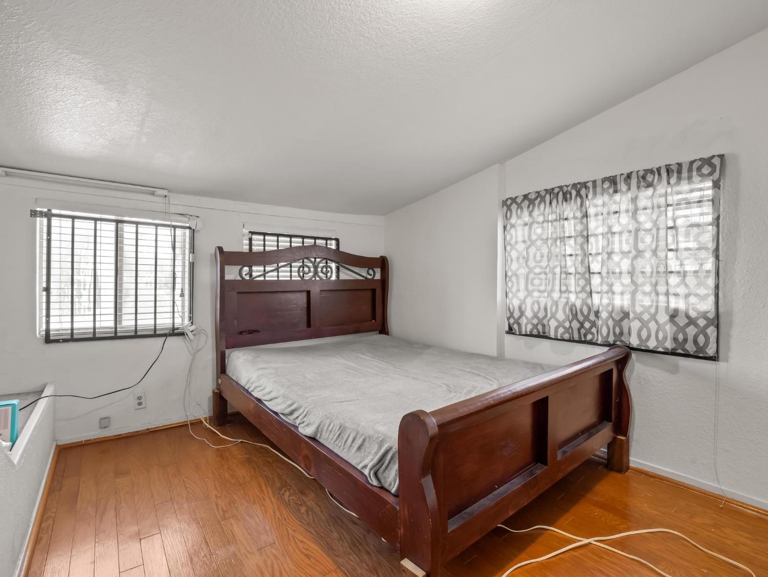 6072 S Maple Ave, Fresno, CA 93725