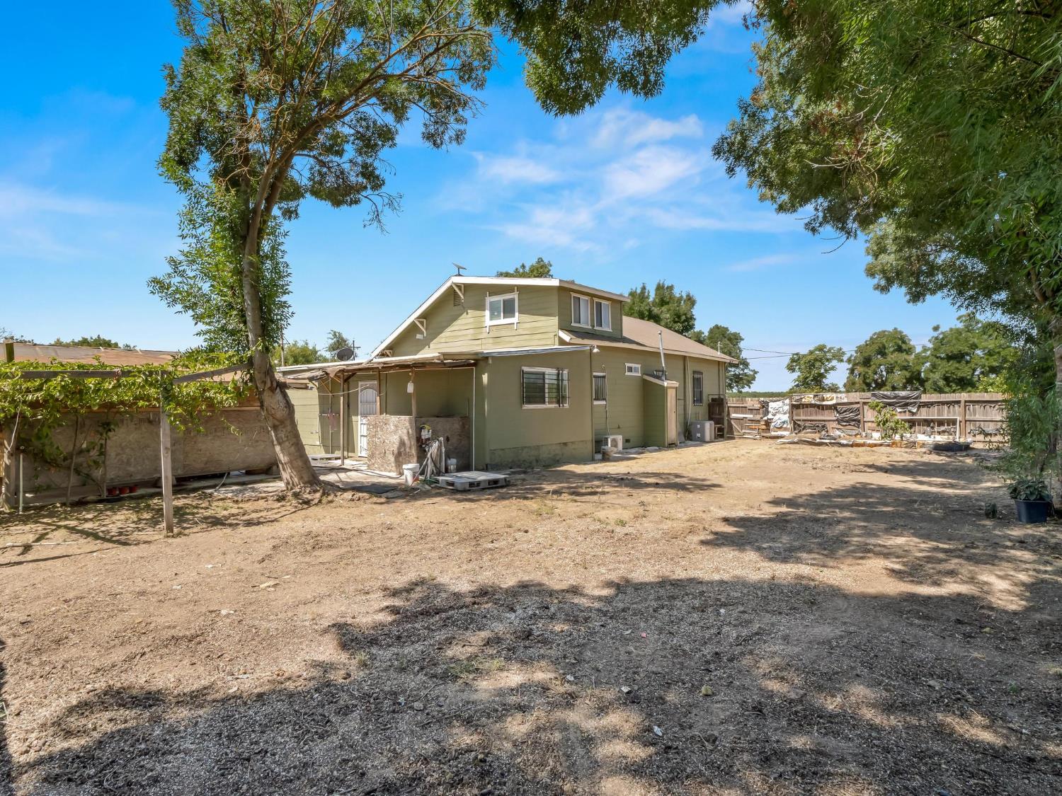 6072 S Maple Ave, Fresno, CA 93725