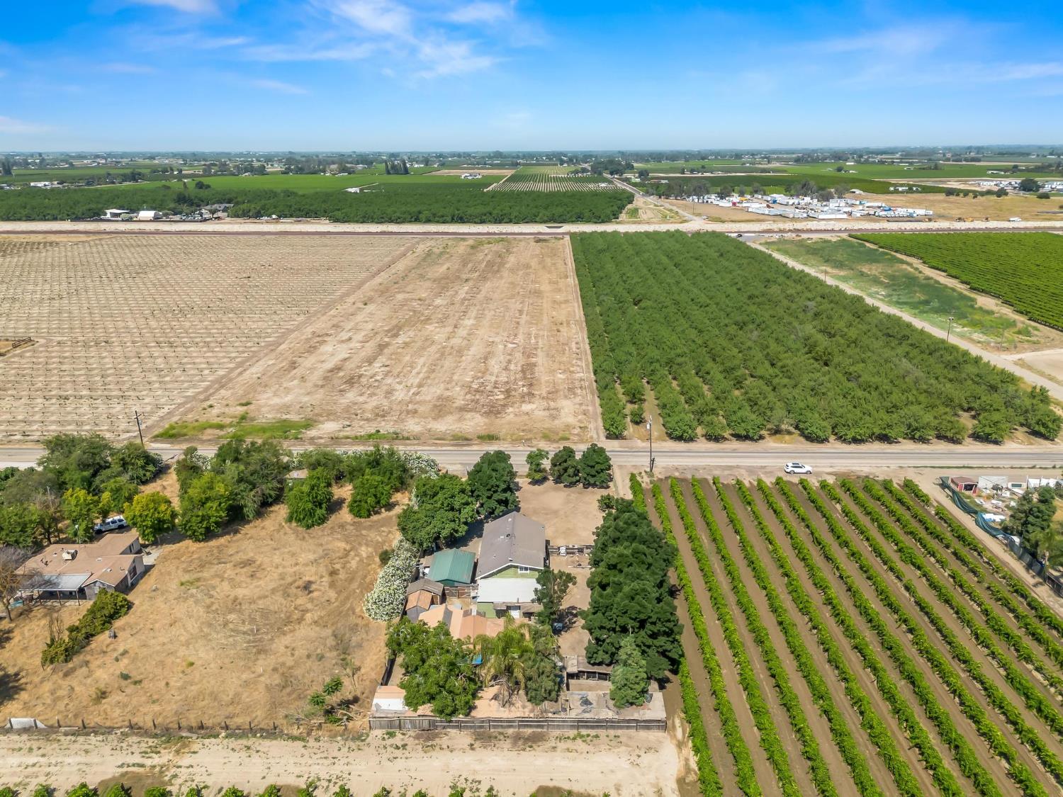 6072 S Maple Ave, Fresno, CA 93725