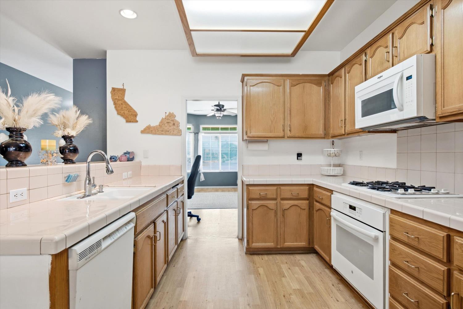 4906 Native Dancer Dr, Bakersfield, CA 93312