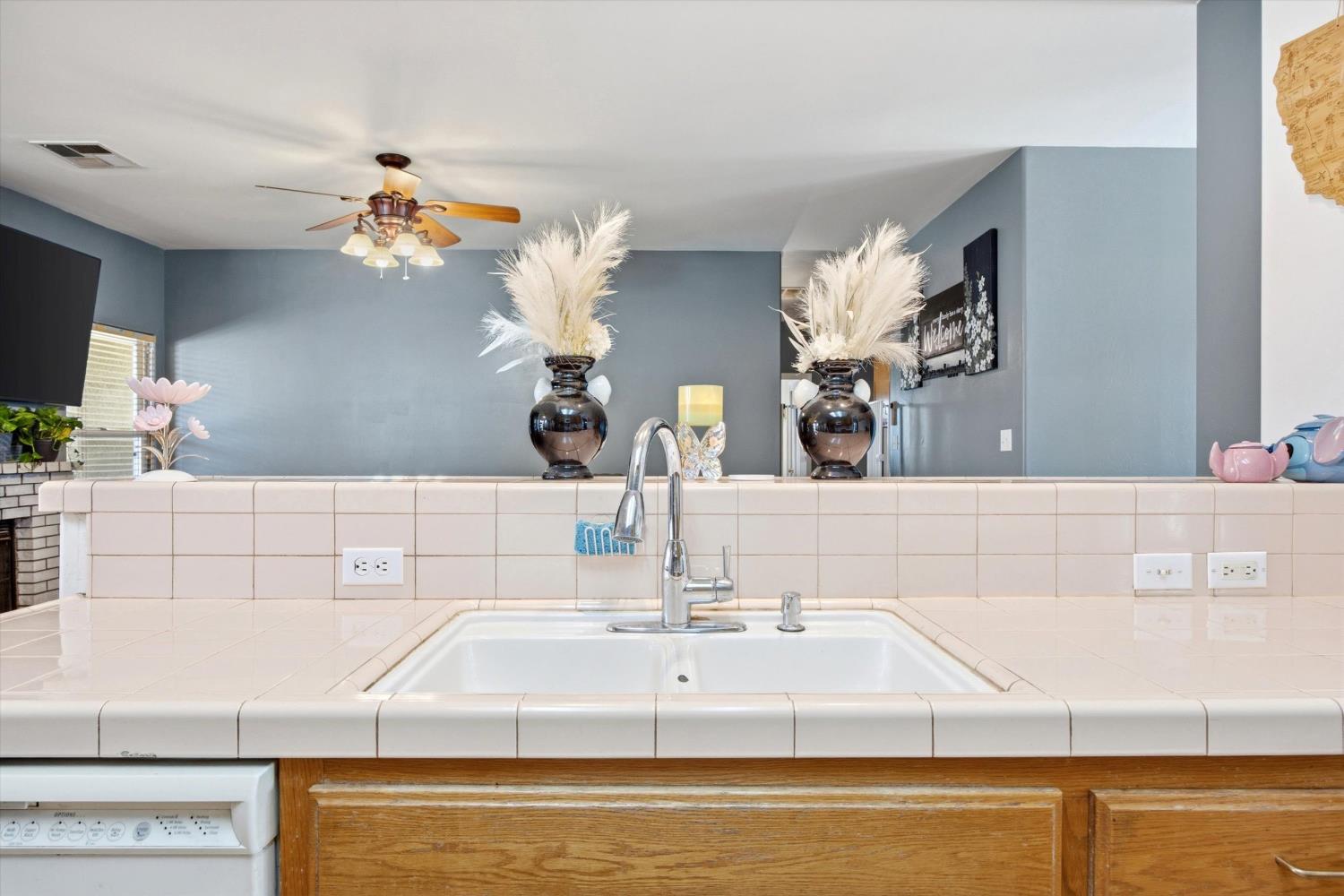 4906 Native Dancer Dr, Bakersfield, CA 93312