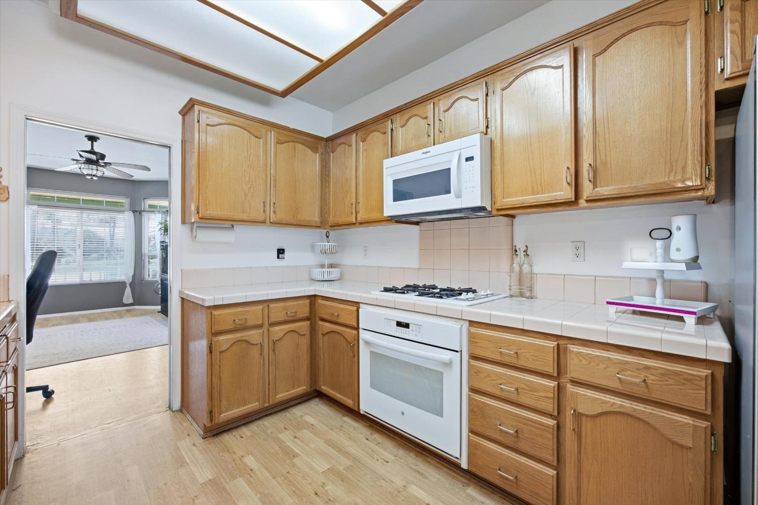 4906 Native Dancer Dr, Bakersfield, CA 93312