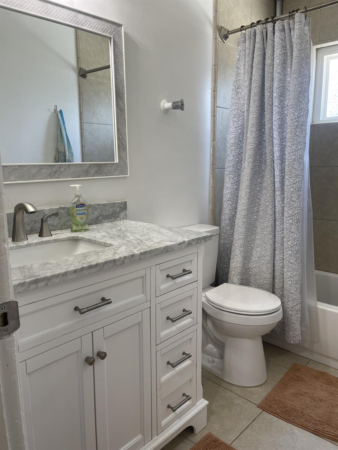 35 Linda Ln, Lemoore, CA 93245