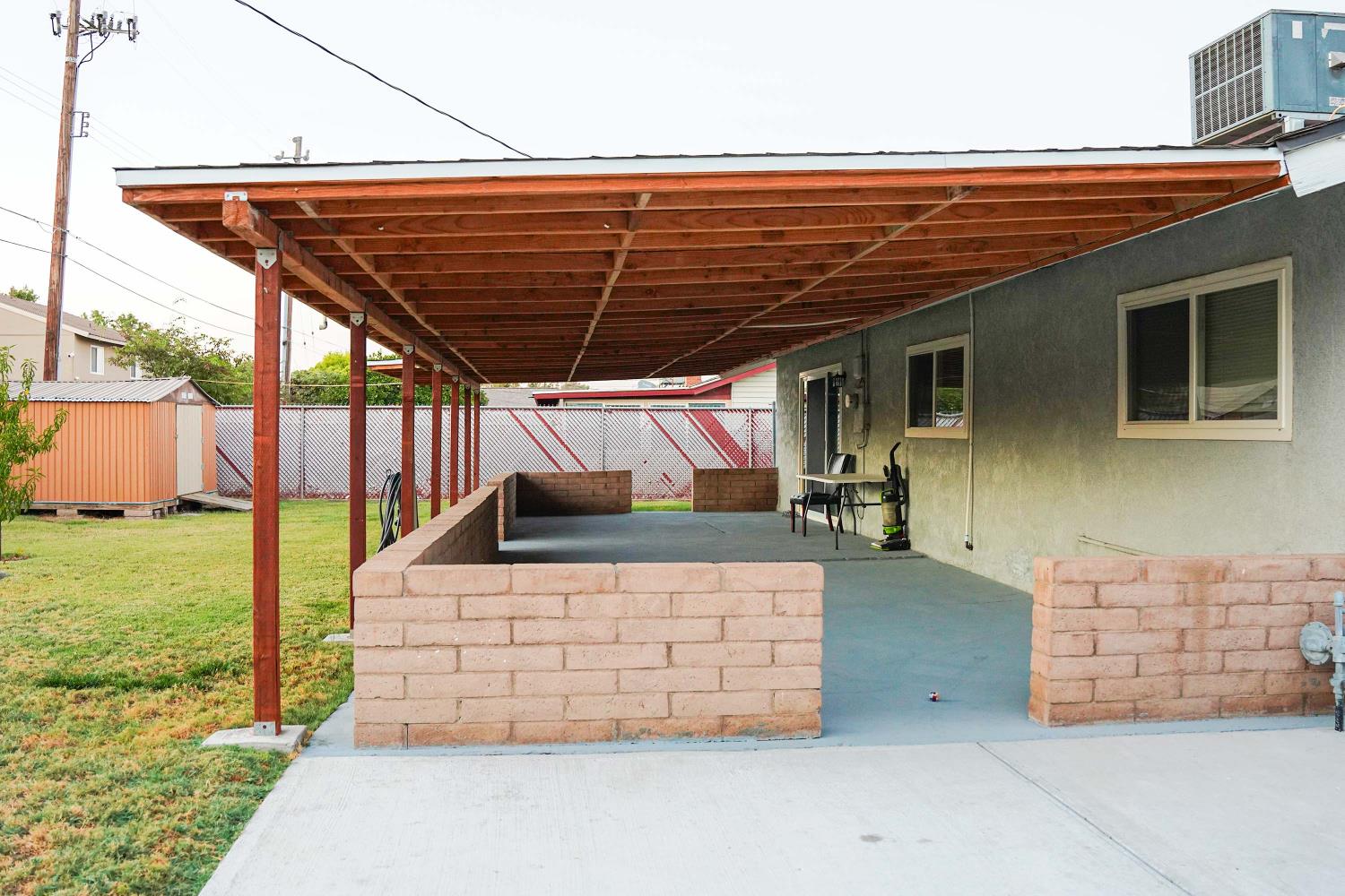 35 Linda Ln, Lemoore, CA 93245