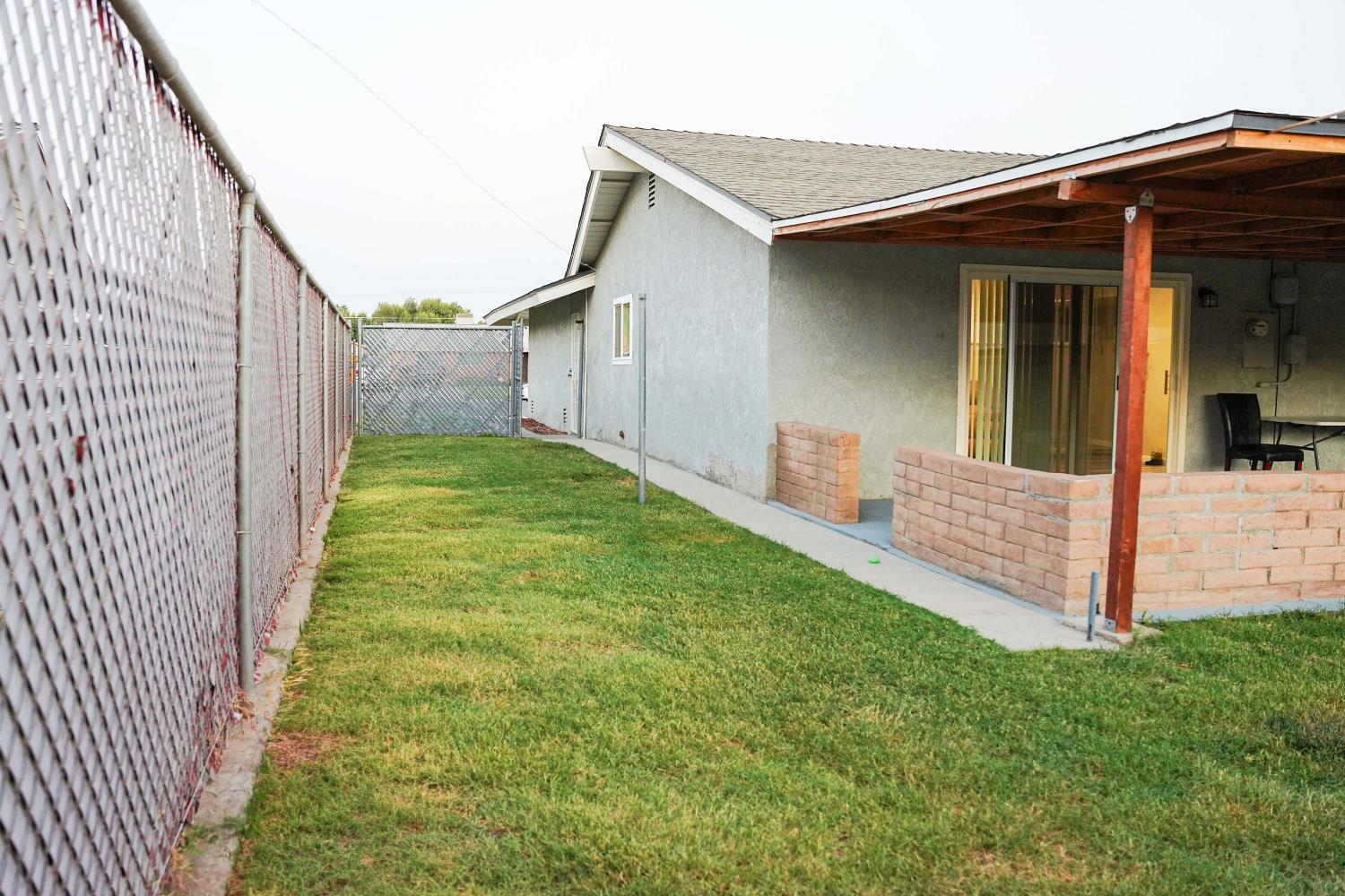 35 Linda Ln, Lemoore, CA 93245