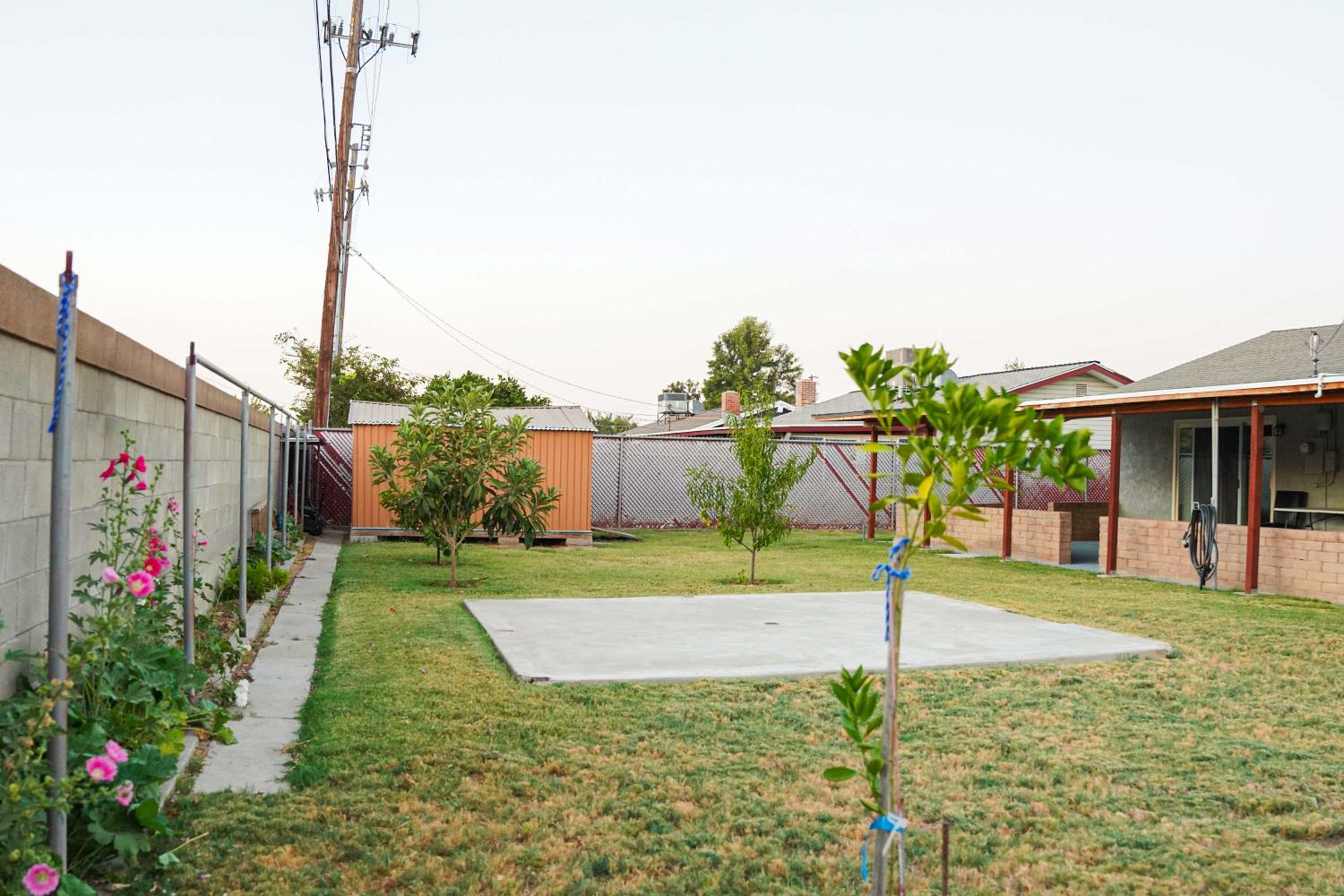 35 Linda Ln, Lemoore, CA 93245