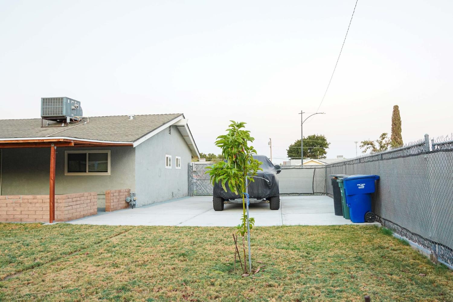 35 Linda Ln, Lemoore, CA 93245