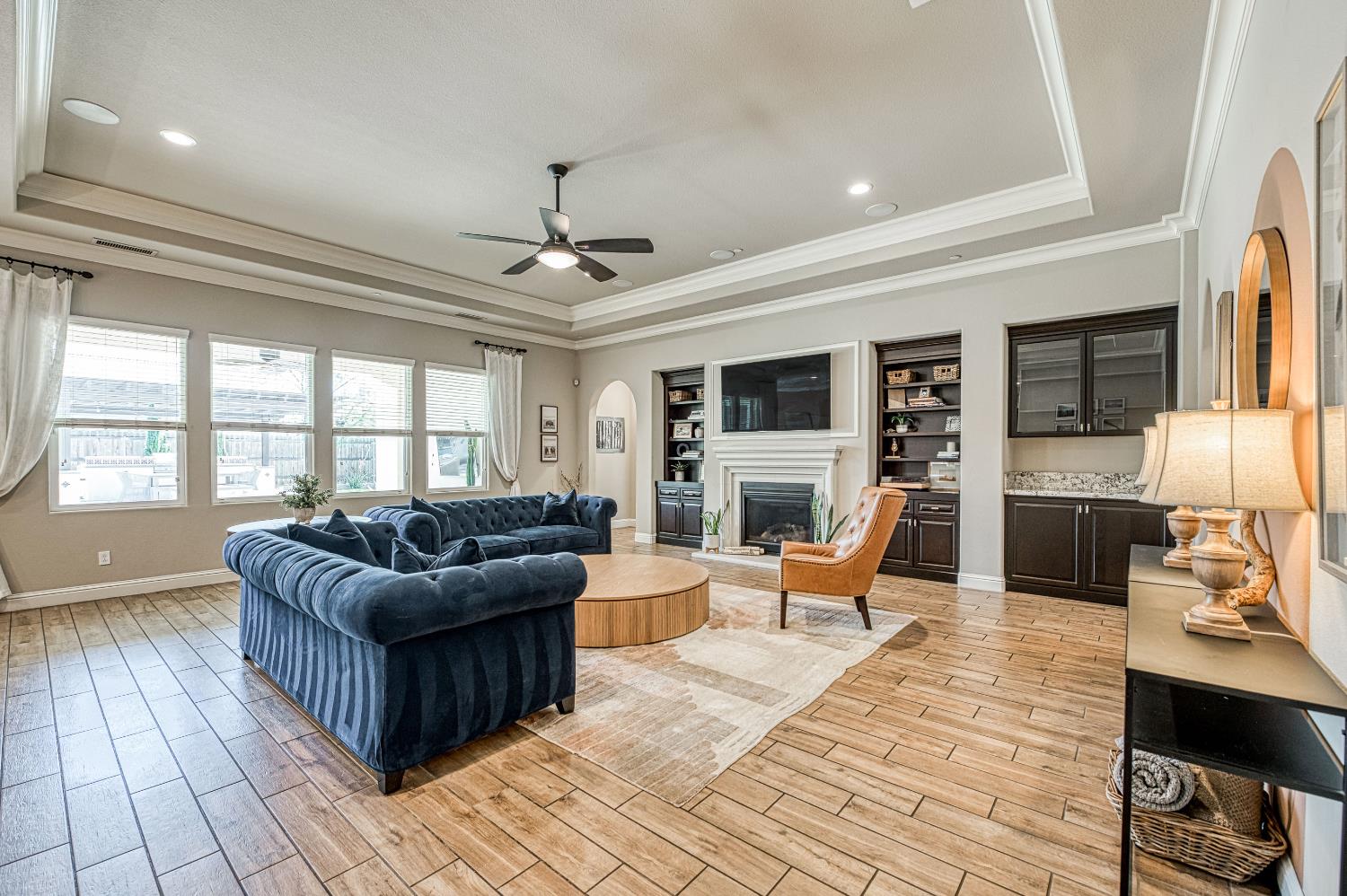 1439 N Maine Ave, Clovis, CA 93619